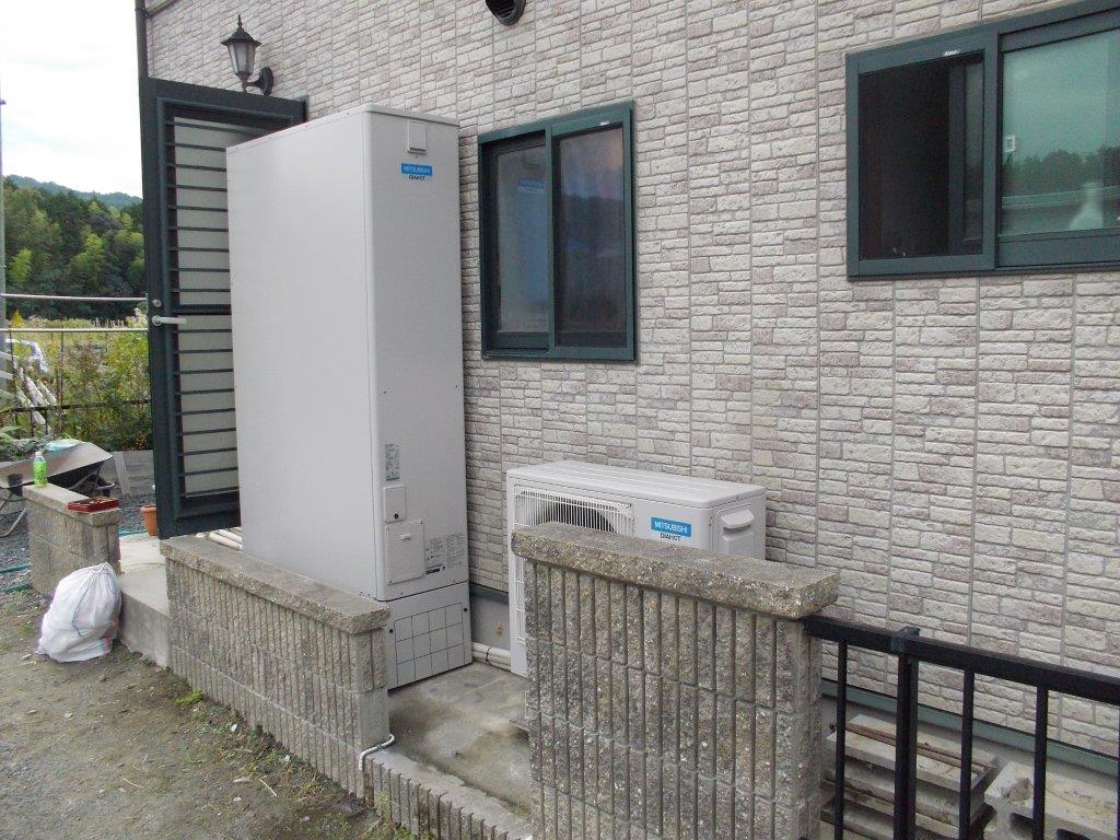 薄型エコキュートで外観もスッキリ 施工事例 大津市でリフォームするならlixilリフォームショップ モンテホーム