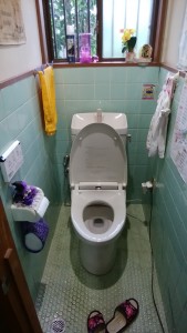 草津市　シャワートイレ交換工事