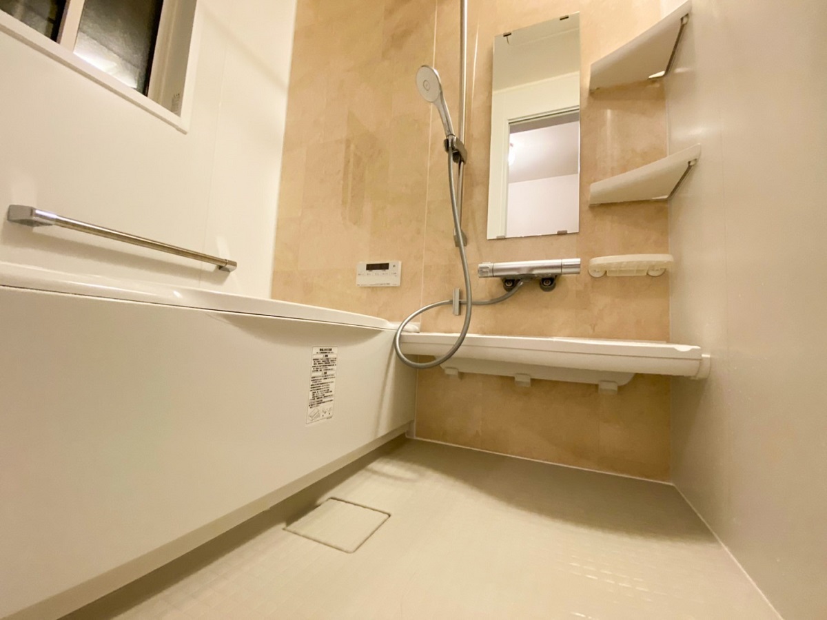 寒いお風呂から暖かいお風呂へ 施工事例 大津市でリフォームするならlixilリフォームショップ モンテホーム