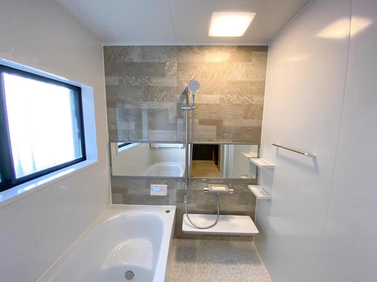 広々とくつろげる浴室に 施工事例 大津でリフォームならlixilリフォームショップモンテホームへ 滋賀県大津市