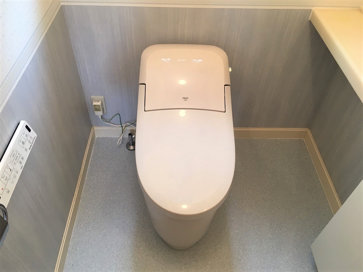 タンクレス風トイレで広々空間 施工事例 大津市でリフォームするならlixilリフォームショップ モンテホーム