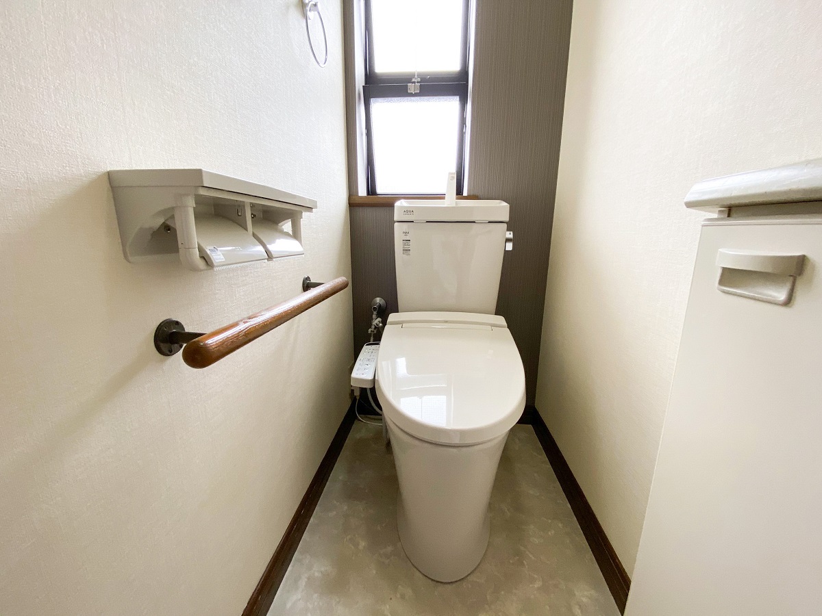 戸建てのトイレリフォームのご紹介です。