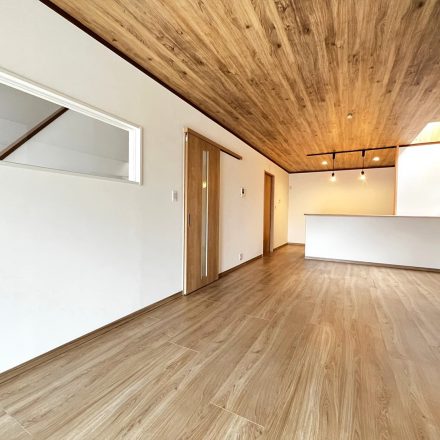 築25年戸建ての内装リフォームのご紹介です。