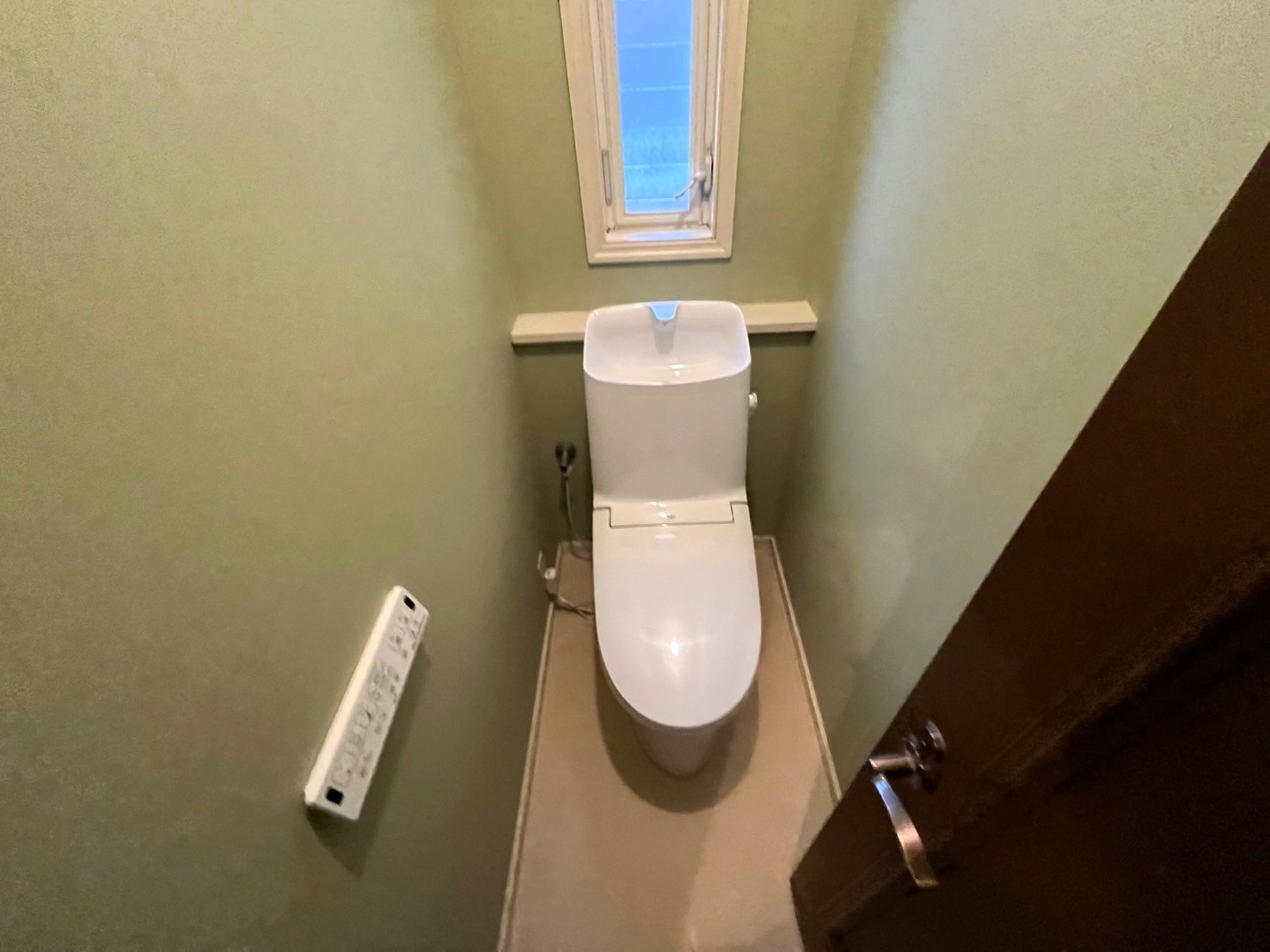 戸建てのトイレリフォームのご紹介です。