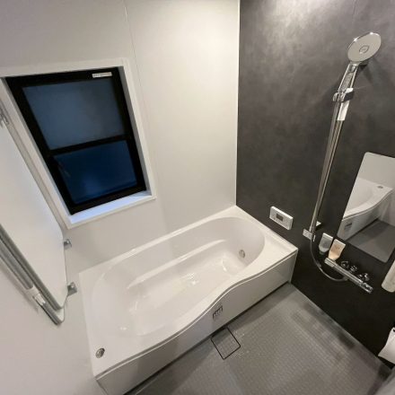 戸建の浴室リフォームのご紹介です。
