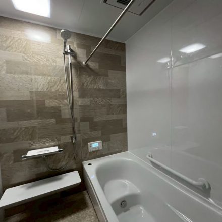 戸建の浴室リフォームのご紹介です。