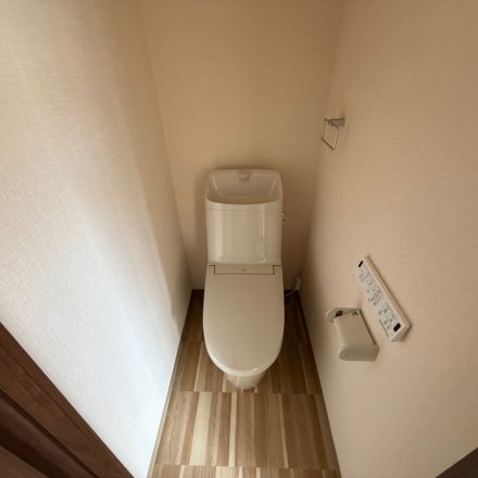 戸建てのトイレリフォームのご紹介です。