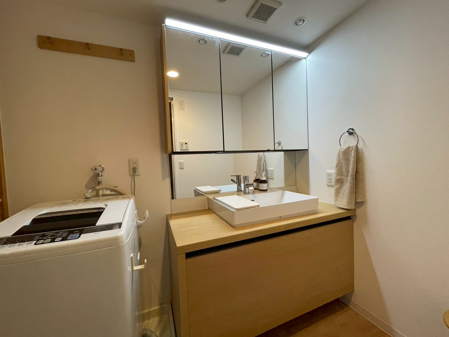 築23年マンションの洗面リフォームのご紹介です。