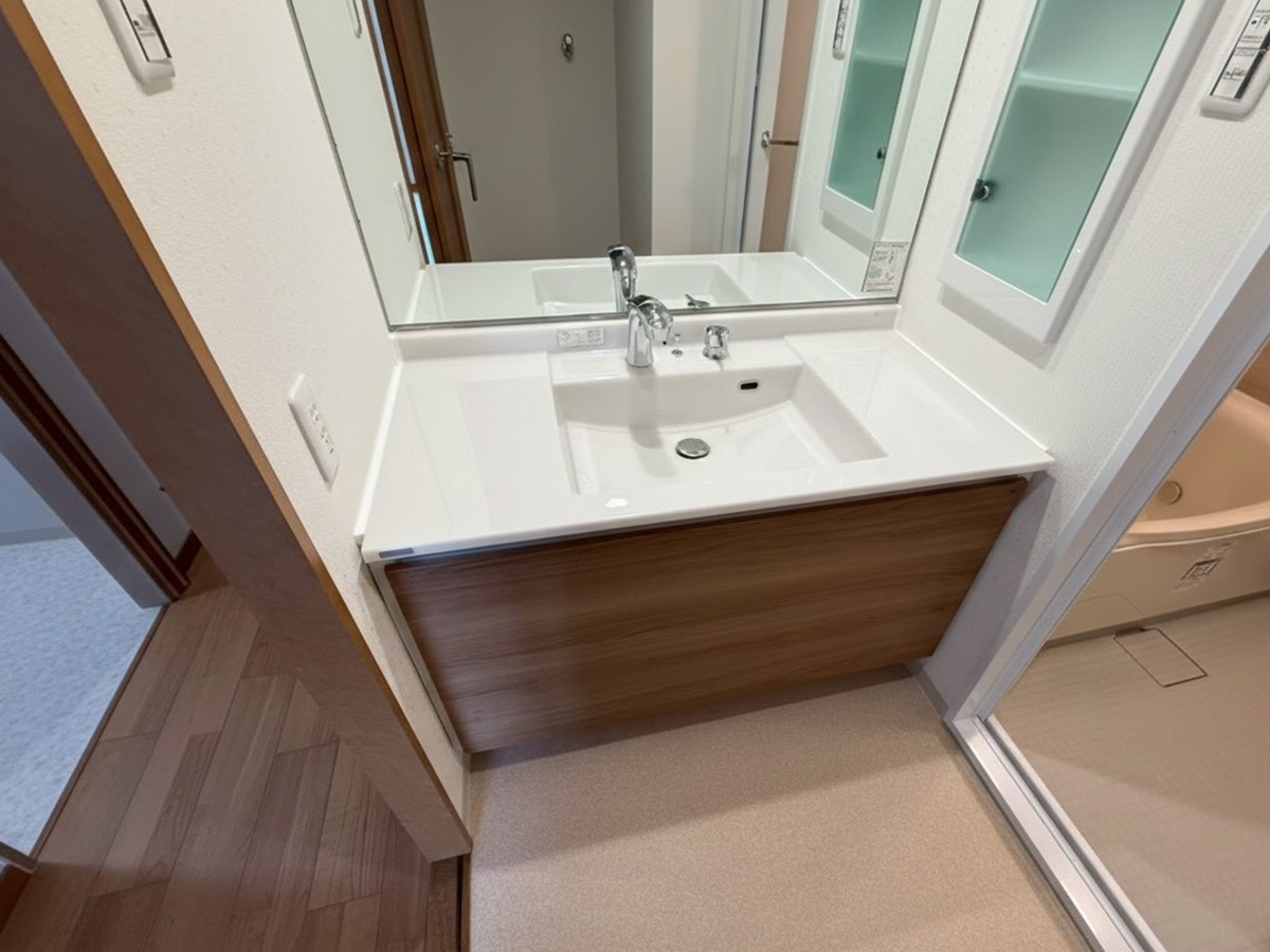 築29年マンションの洗面リフォームのご紹介です。