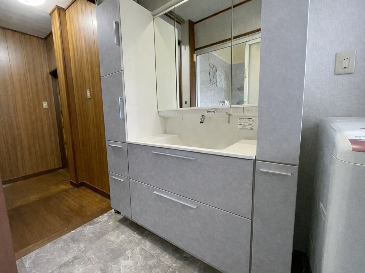 築51年戸建ての洗面リフォームのご紹介です。