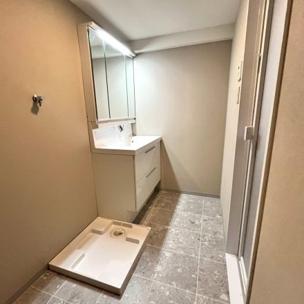 築31年マンションの洗面リフォームのご紹介です。