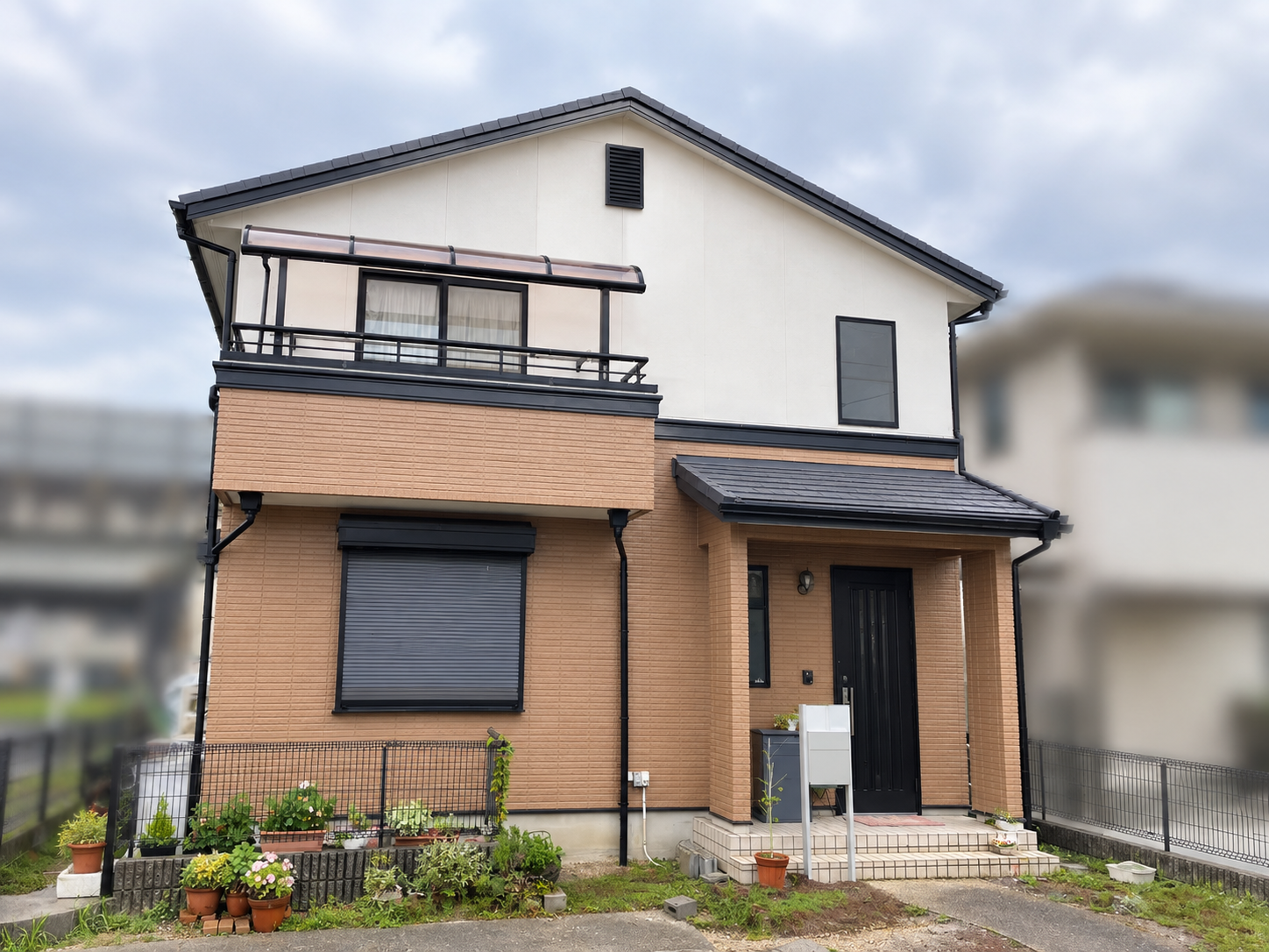 築30年戸建てのエクステリア＆外壁リフォームのご紹介です。